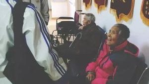 敬老活动小组的同学去敬老院开展活动,如果少去1名男生